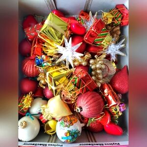 Huge Lot Of 90 Christmas Ornaments Assorted Vintage